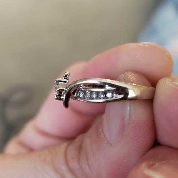 Diamond Ring - Picture 2 of 5